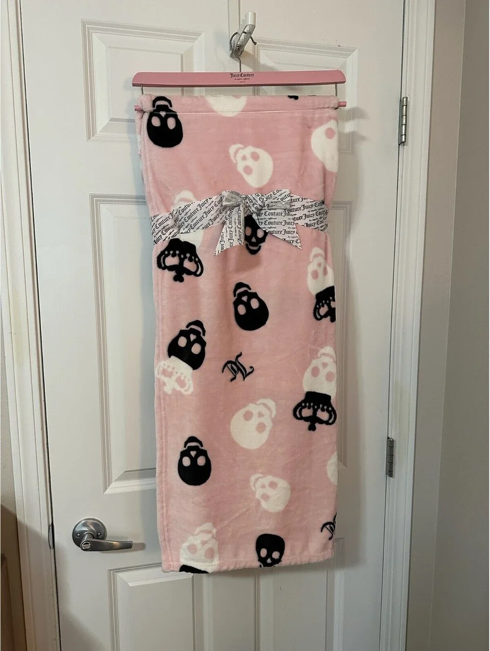 Juicy Couture Oversized Plush Printed Throw Blanket 60x70 Pink Skull Design